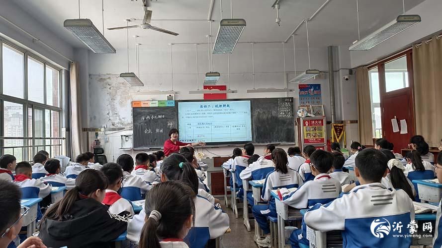 汤运敏老师讲课p.jpg
