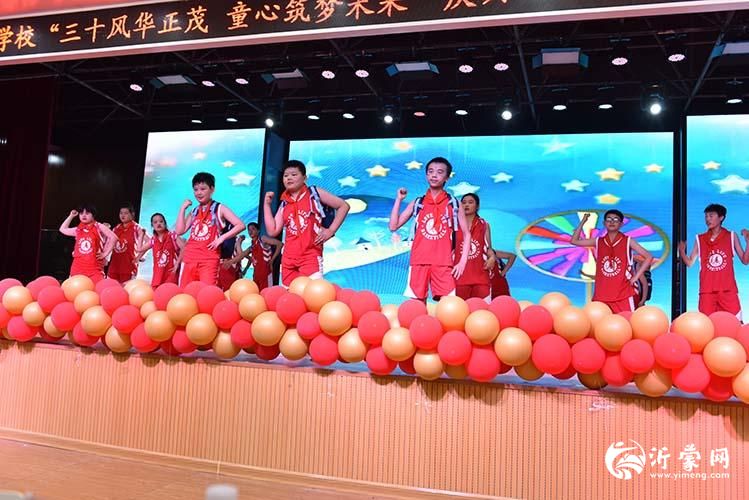 音乐剧《让我慢慢长大》.jpg