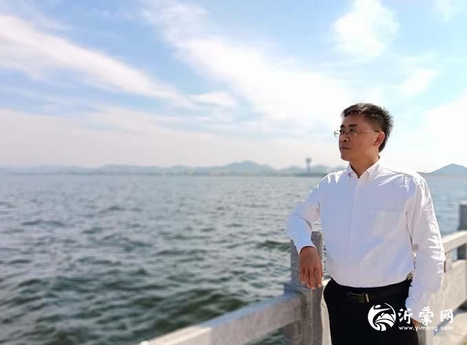 向着阳光绽放——评初淑珠散文集《一川秋水观波澜》