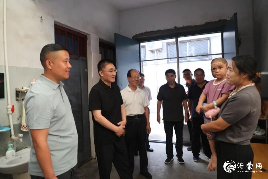 市慈善联合总会联合爱心企业走访慰问困难大病患儿
