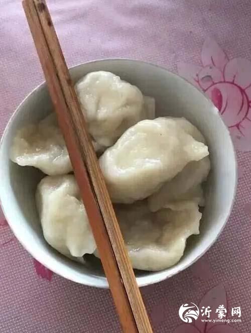 一碗水饺