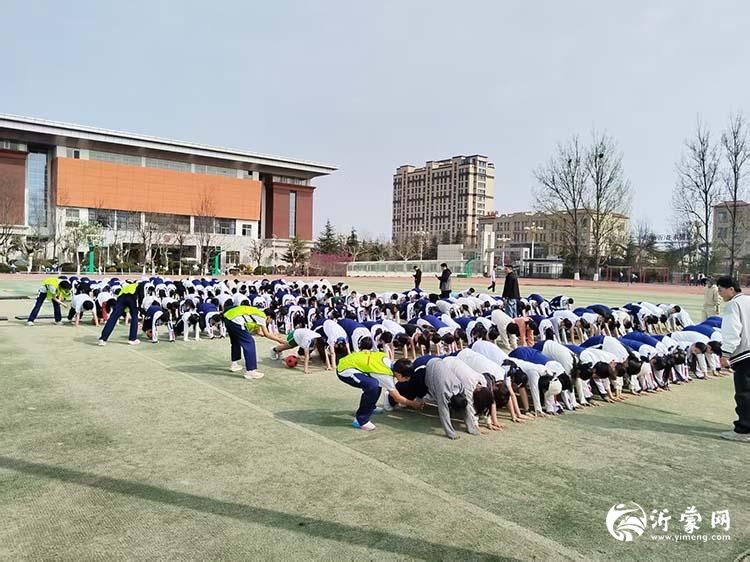 俯撑传球p.jpg
