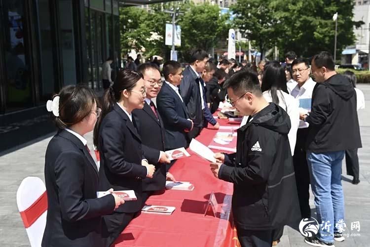 普法宣传进商圈 知识产权零距离
