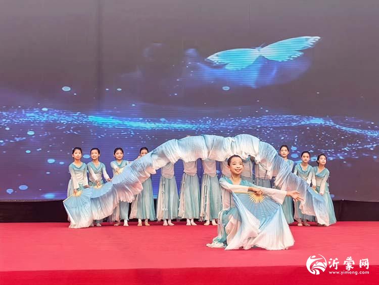 5.舞蹈《一条大河》p.jpg